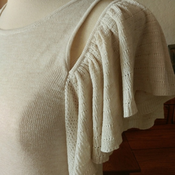 John + Jenn Cold Shoulder Sweater Top M - Picture 5 of 9